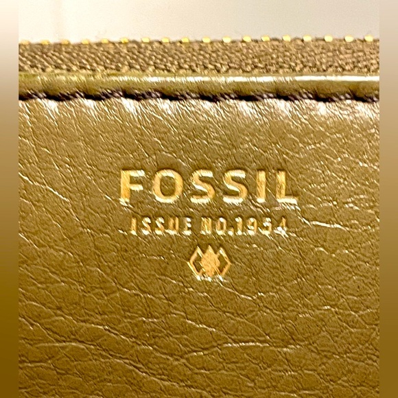 Fossil Khaki Leather Wallet - Picture 5 of 12